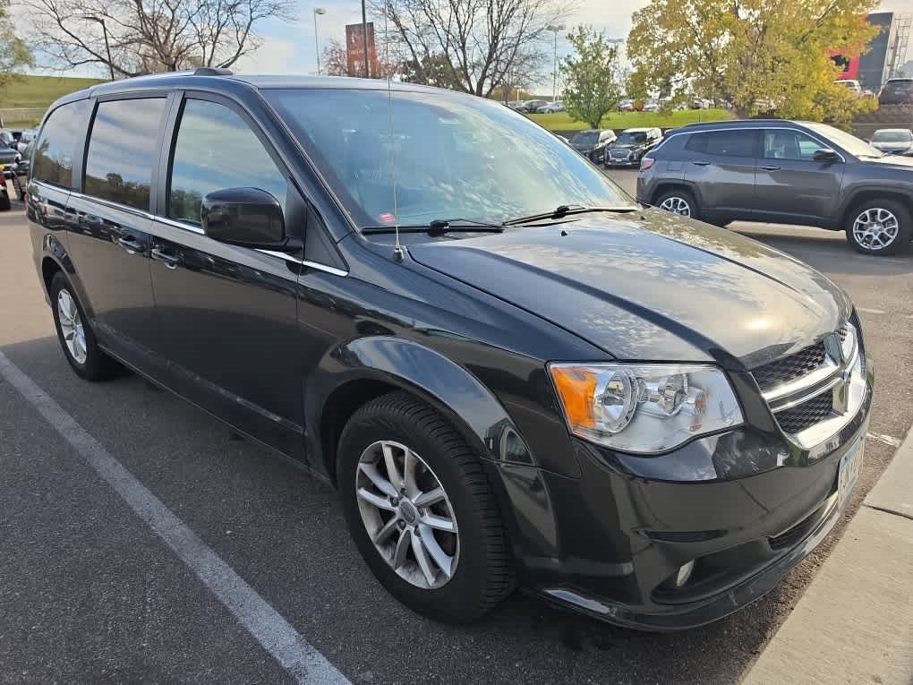 Used 2019 Black Onyx Crystal Pearlcoat Dodge SXT image 3