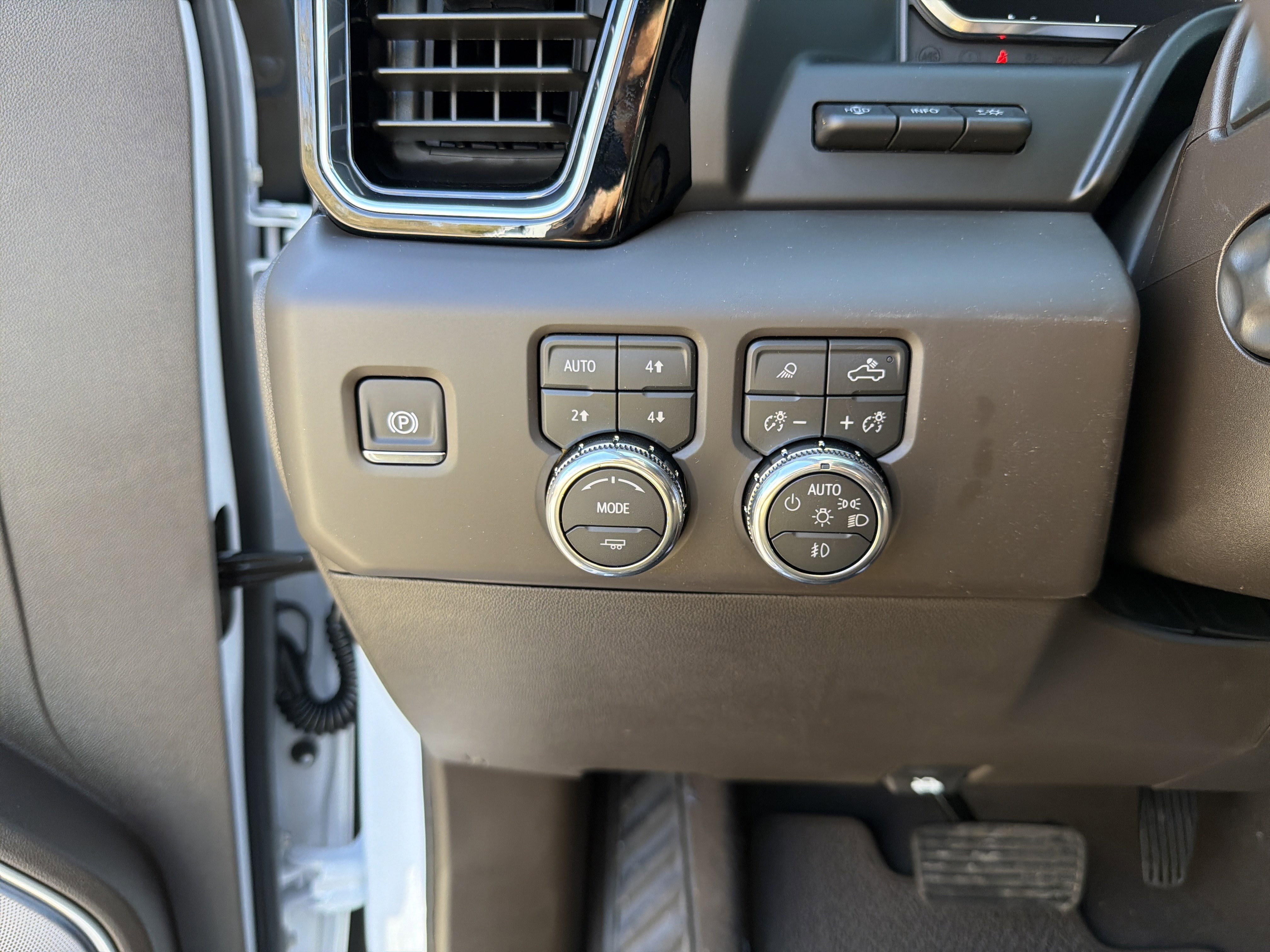 New 2026 Glacier White Tricoat GMC Denali image 35
