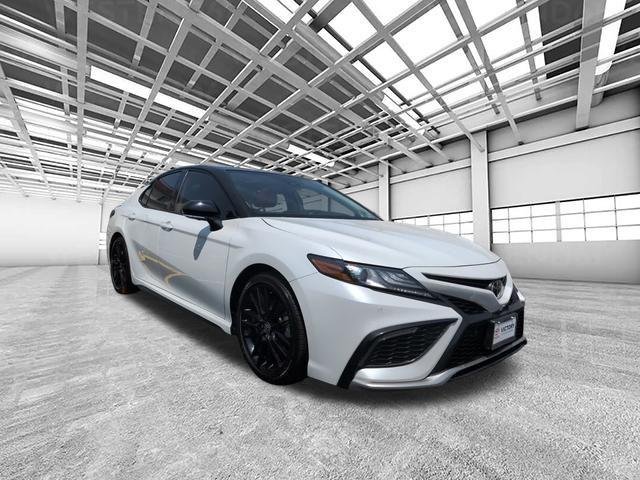 Certified Used 2023 MID BLK/WIND CHILL Toyota  image 1