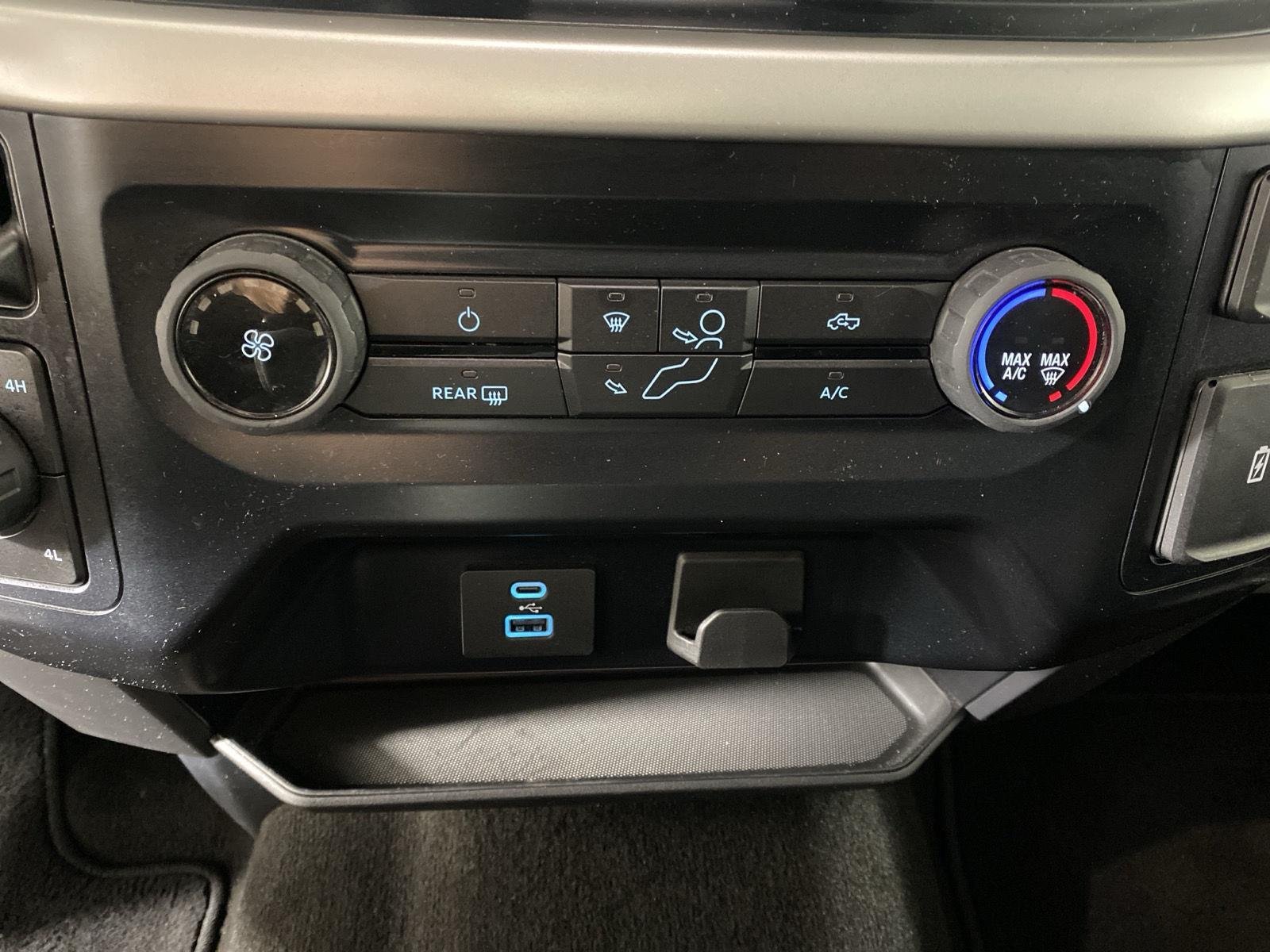 Used 2022 Iconic Silver Ford XLT image 22