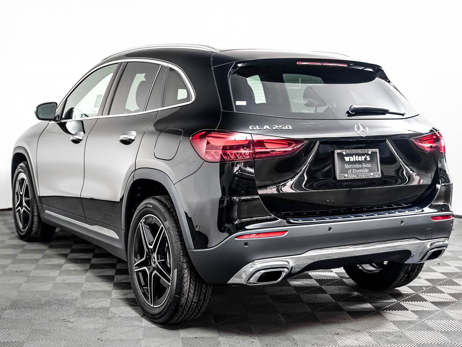 New 2026 Night Black Mercedes-Benz GLA 250 image 2
