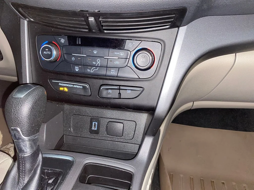 Used 2017 Red Ford SE image 20