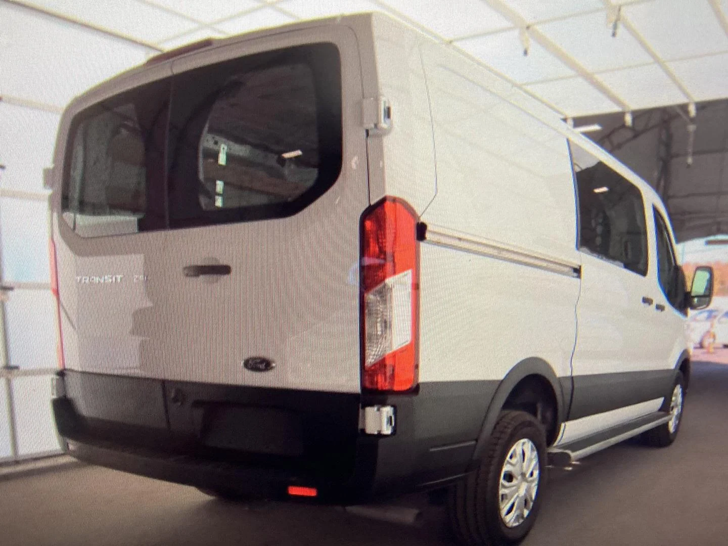 Used 2025 Oxford White Ford 250 image 4