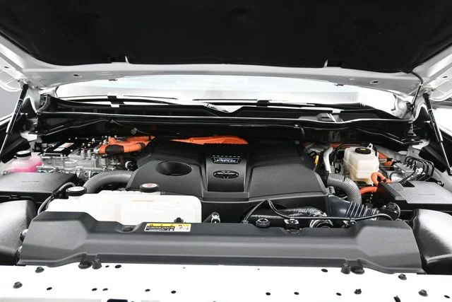 Used 2024  Toyota  image 28