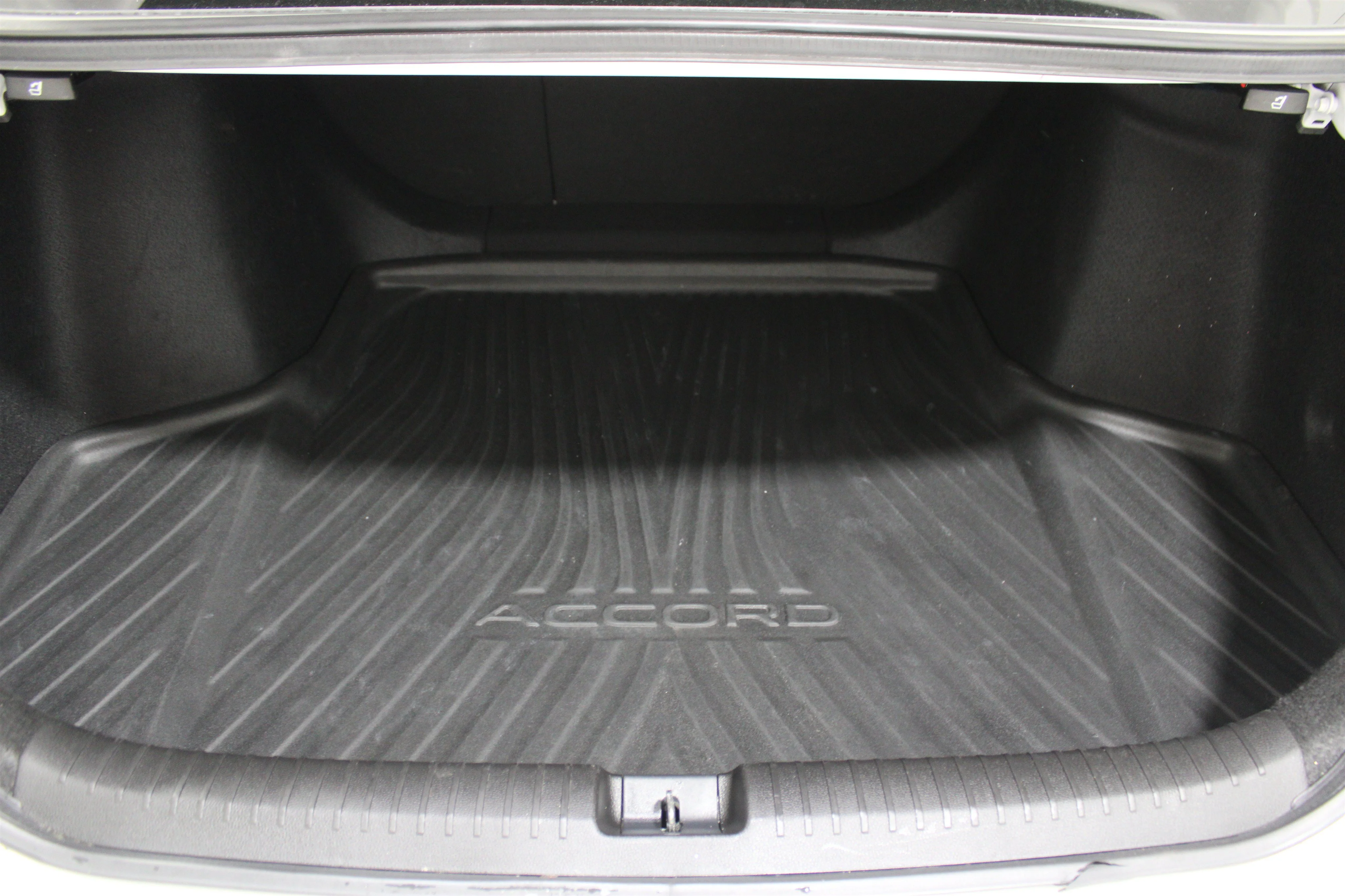 Used 2023 WHTIE Honda Touring image 21