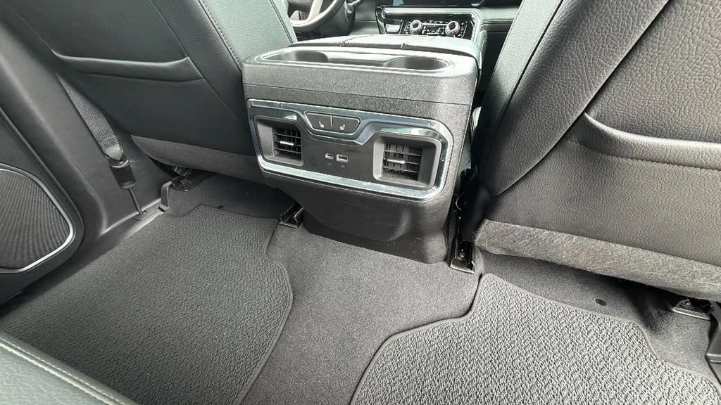 Used 2024 Onyx Black GMC Denali image 33
