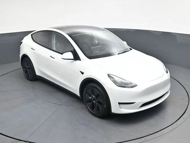 Used 2025  Tesla Long Range image 20