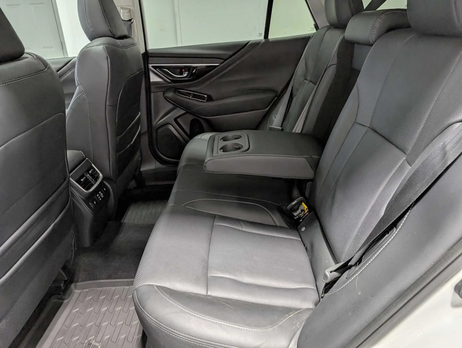 Used 2025 Crystal White Pearl Subaru Limited image 23