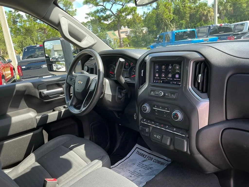 Used 2025 White Chevrolet Custom image 22