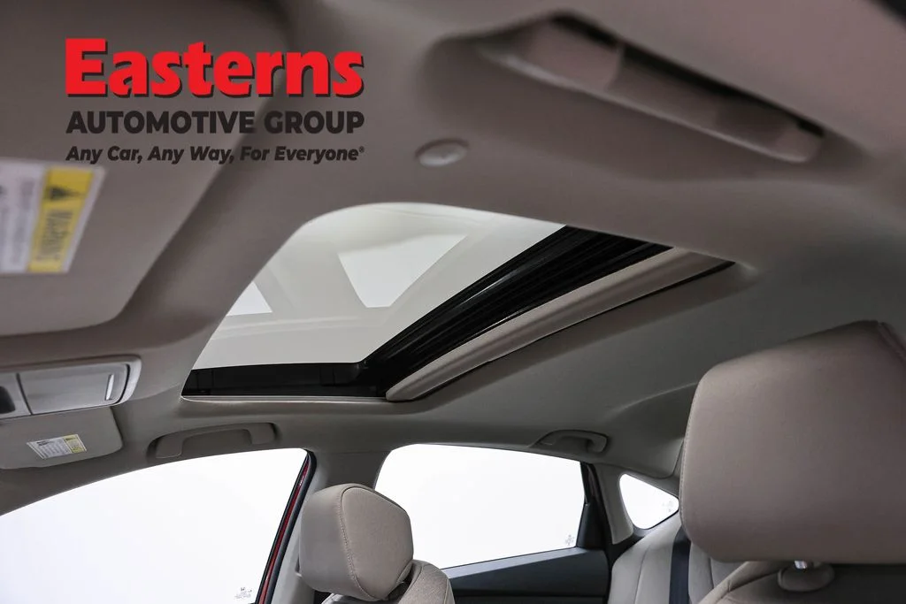 Used 2025 Red Honda SE image 34