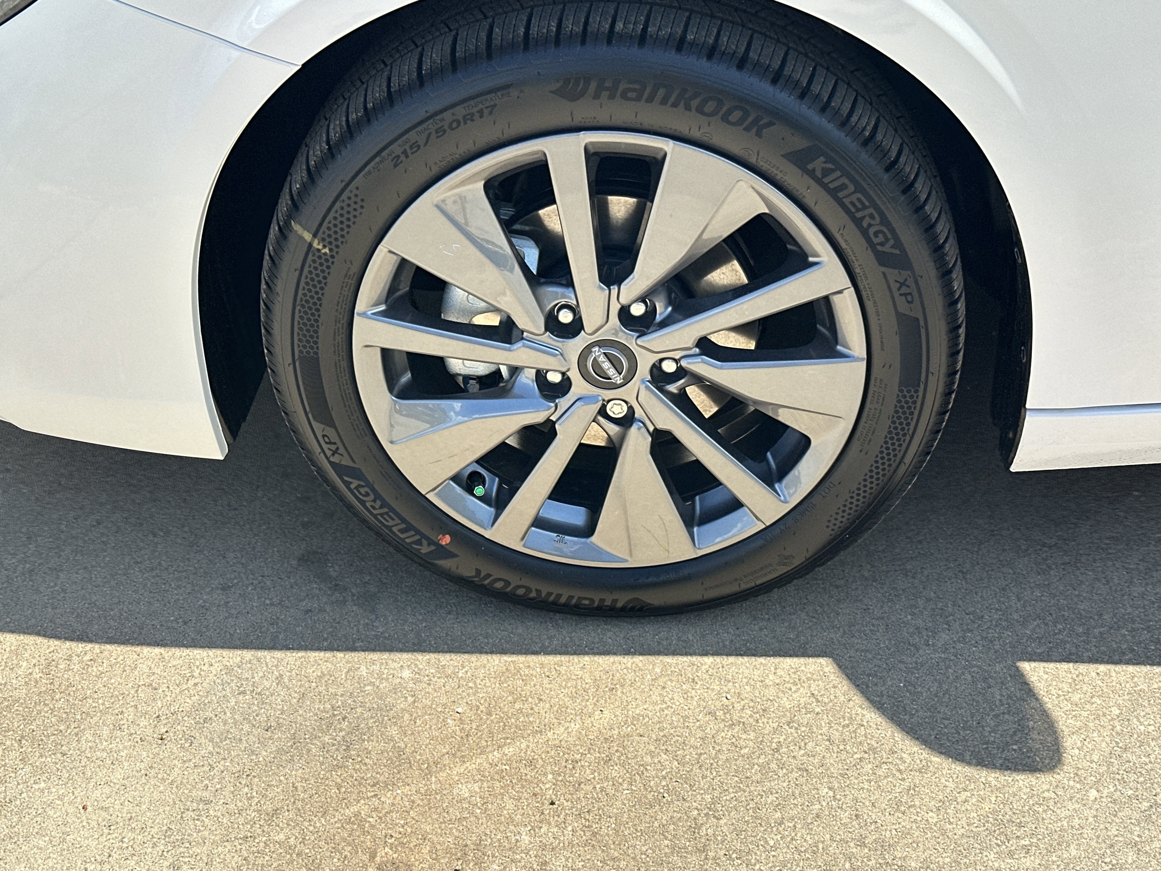 New 2026 Aspen White Tricoat Nissan SL image 12