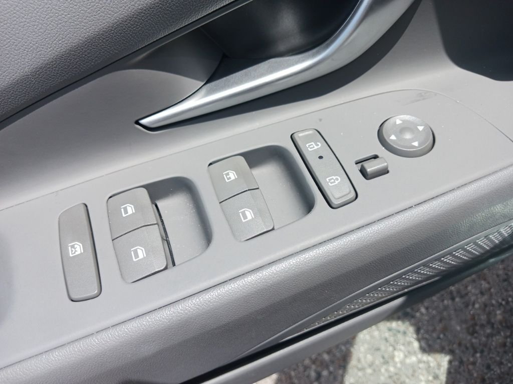 2025 Hyundai Elantra SE - Photo 26