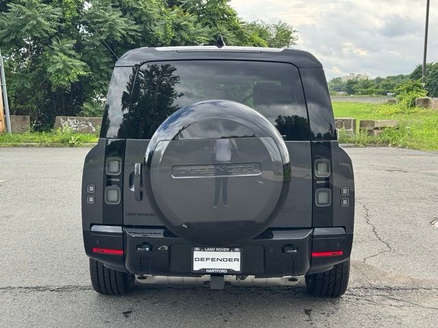 New 2026 Carpathian Grey Land Rover X-Dynamic SE image 4