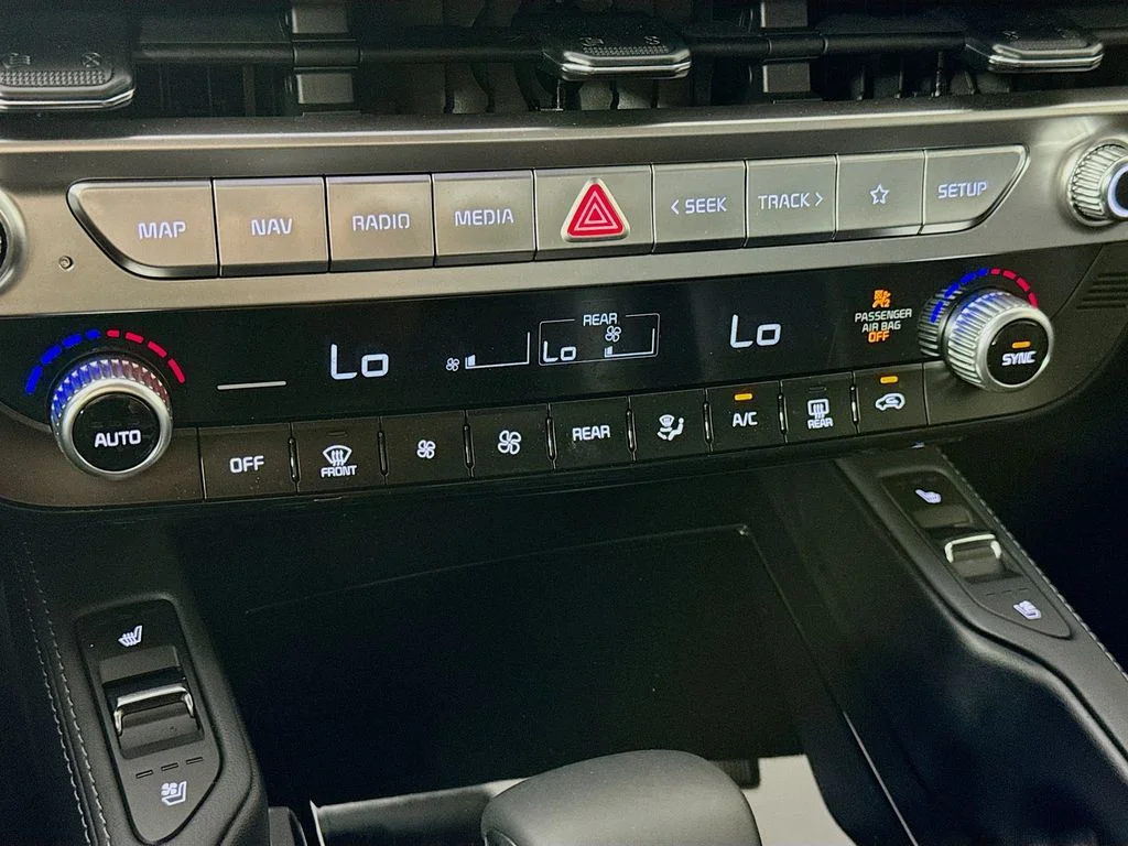 Used 2025 Black Kia EX image 18