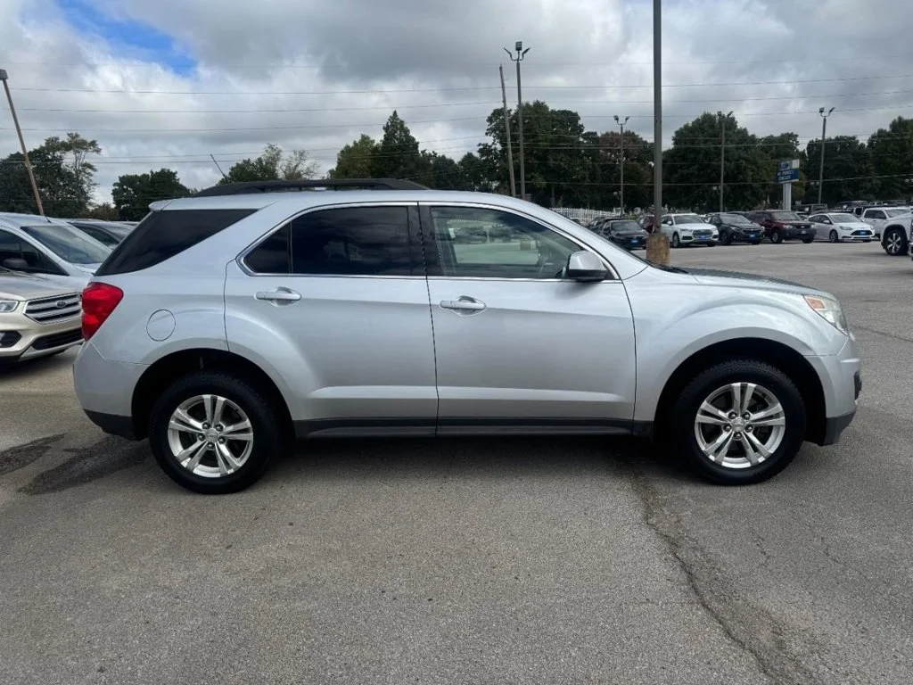 Used 2011 Silver Ice Metallic Chevrolet LT image 2