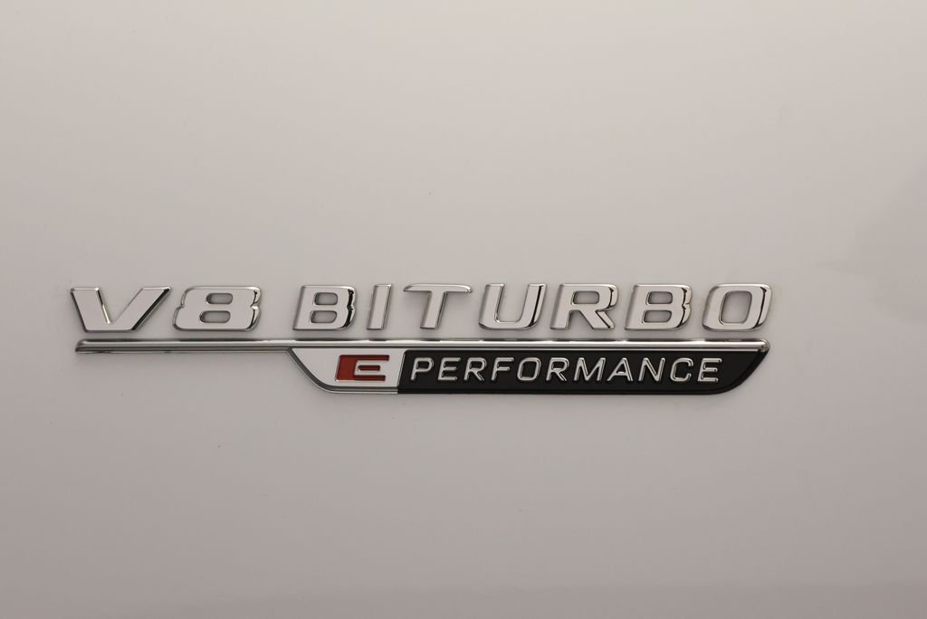 New 2026 MANUFAKTUR Moonlight White Metallic Mercedes-Benz S 63 E AMG® image 15