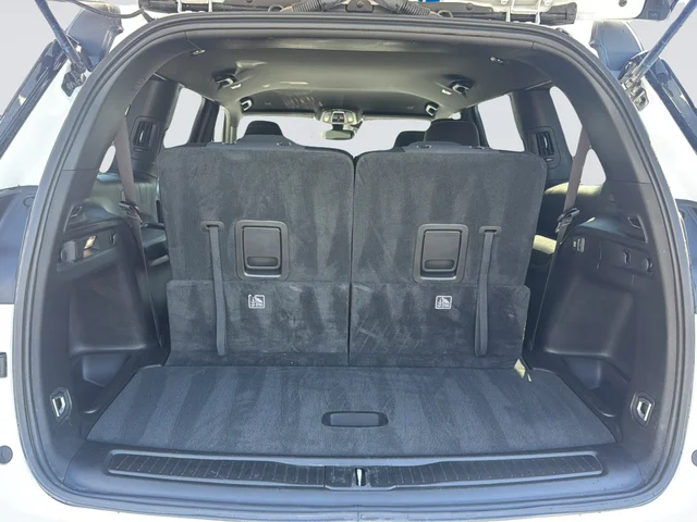 Used 2024 White Jeep Laredo image 28