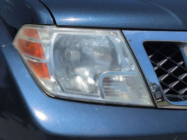 Used 2015 Arctic Blue Metallic Nissan SV image 10