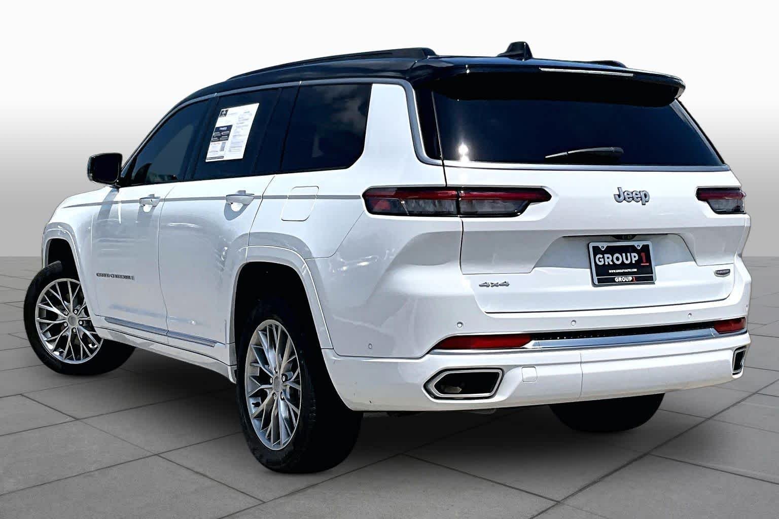 Used 2025 Bright White Clearcoat Jeep Summit image 11