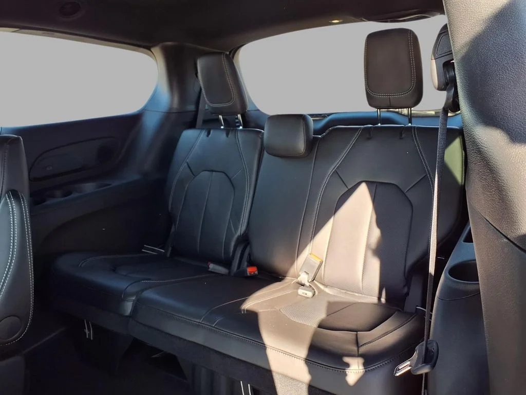 2026 Chrysler Pacifica Select - Photo 25
