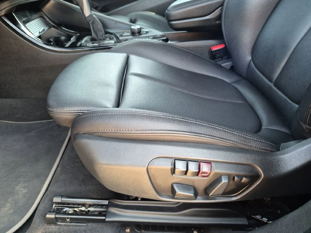 Used 2018 Black BMW sDrive28i image 17