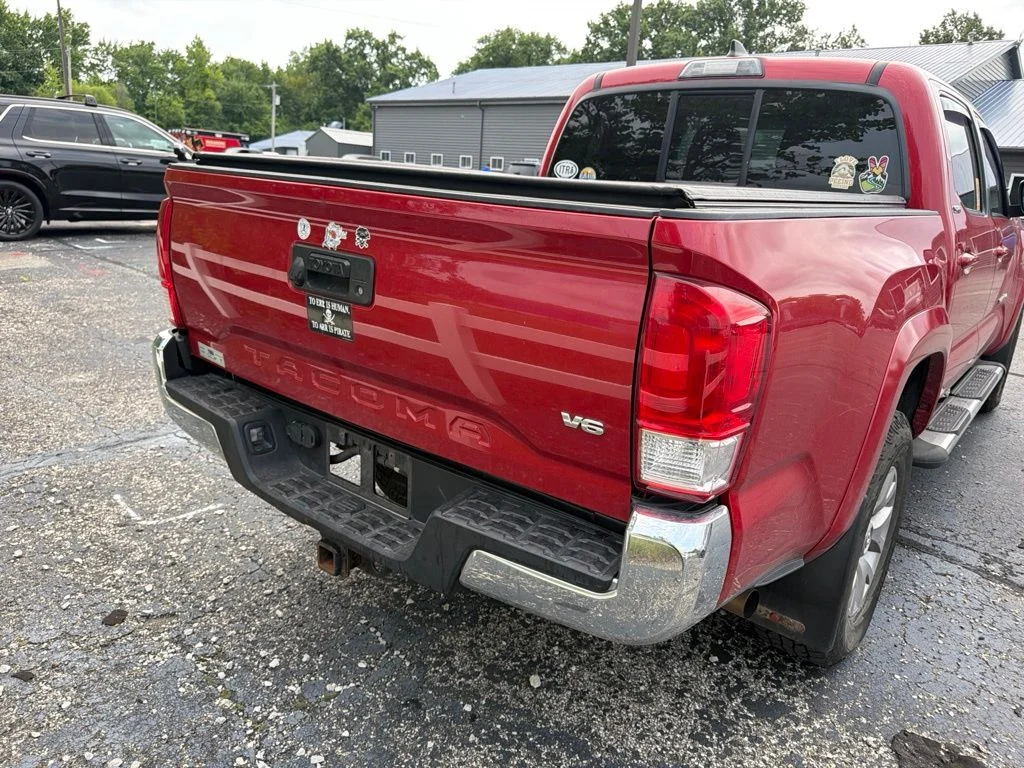 Used 2017 Red Toyota SR5 image 5