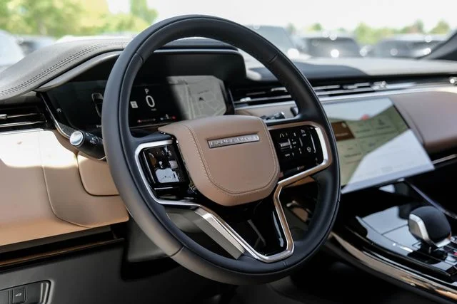 New 2026  Land Rover SE image 20