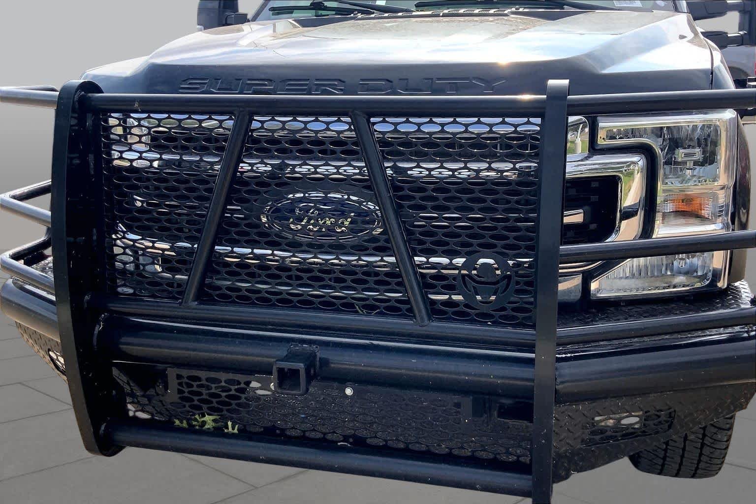 Used 2021 Agate Black Metallic Ford LARIAT image 30