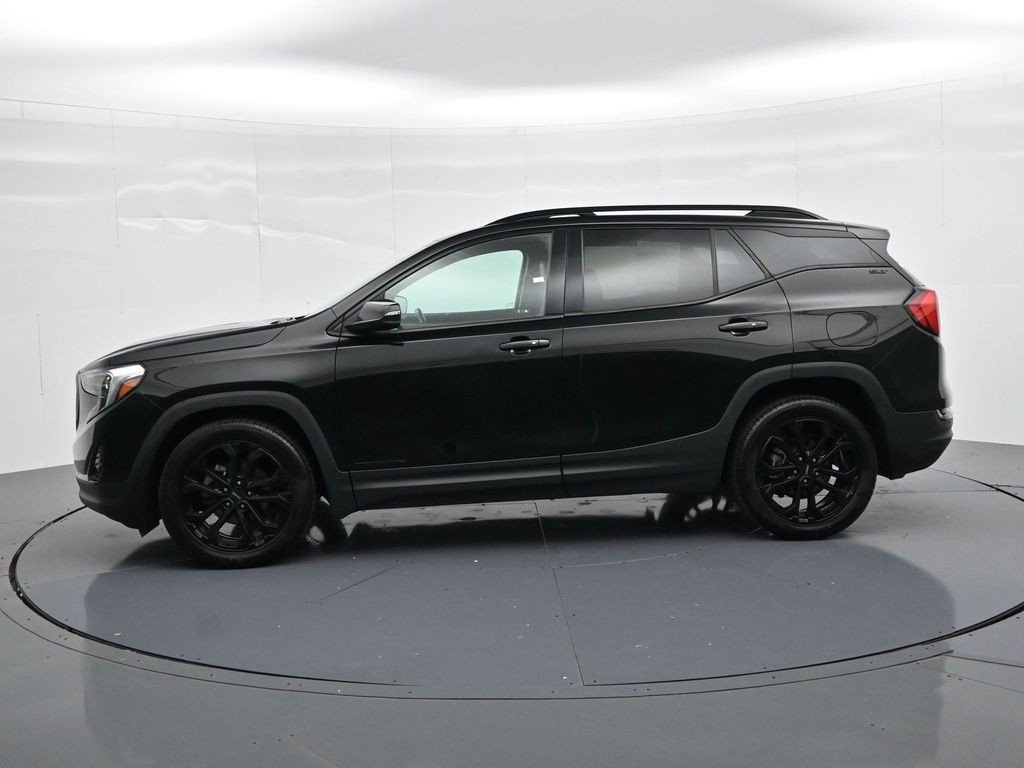 Used 2021 Ebony Twilight Metallic GMC FWD 4dr SLT image 9