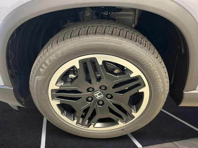 New 2026 Sonic Gray Pearl Honda Touring image 11