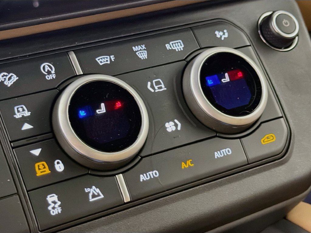New 2026 Fuji White Land Rover X-Dynamic SE image 21