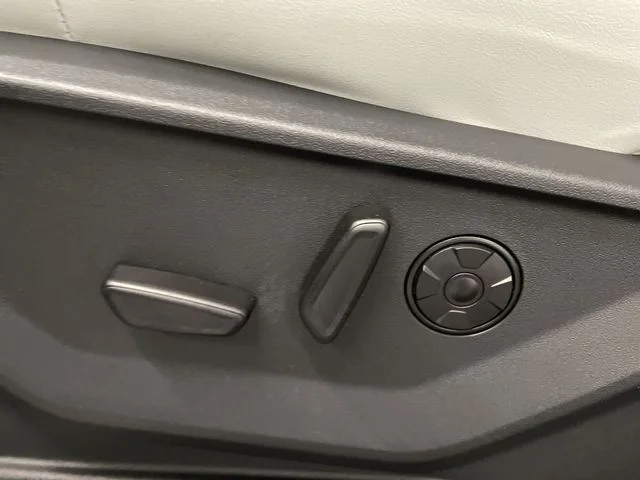 New 2026 Glacier Gray Metallic Tri-Coat Ford MAX Platinum® image 12