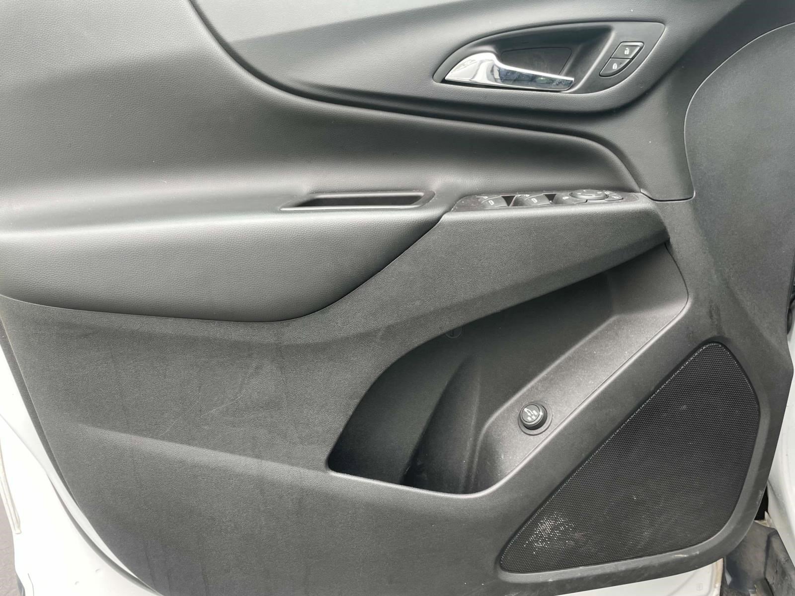 Used 2018 Summit White Chevrolet LT image 17