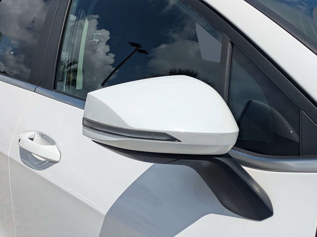 Used 2024 White Kia EX image 10