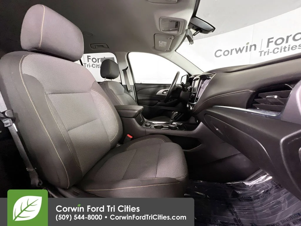 Used 2019 Mosaic Black Metallic Chevrolet LT image 18