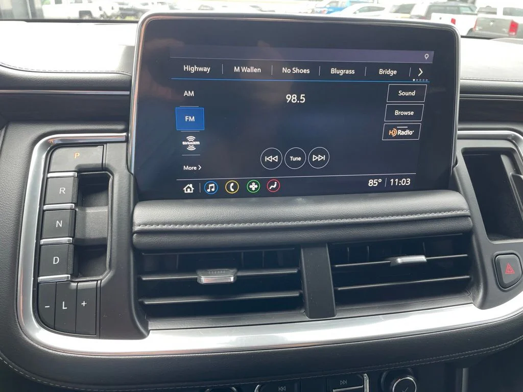 Used 2021 Gray Chevrolet Z71 image 18