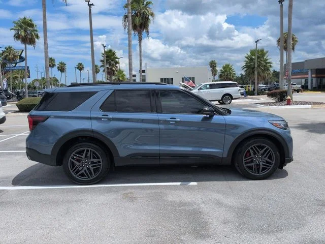 Used 2025 Blue Ford ST image 3