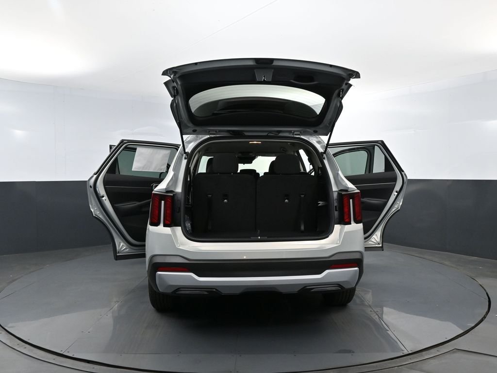 New 2026 Ivory Silver Kia LX image 28