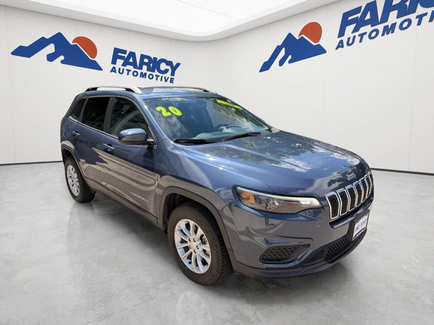 Used 2020 Slate Blue Pearlcoat Jeep Latitude image 7