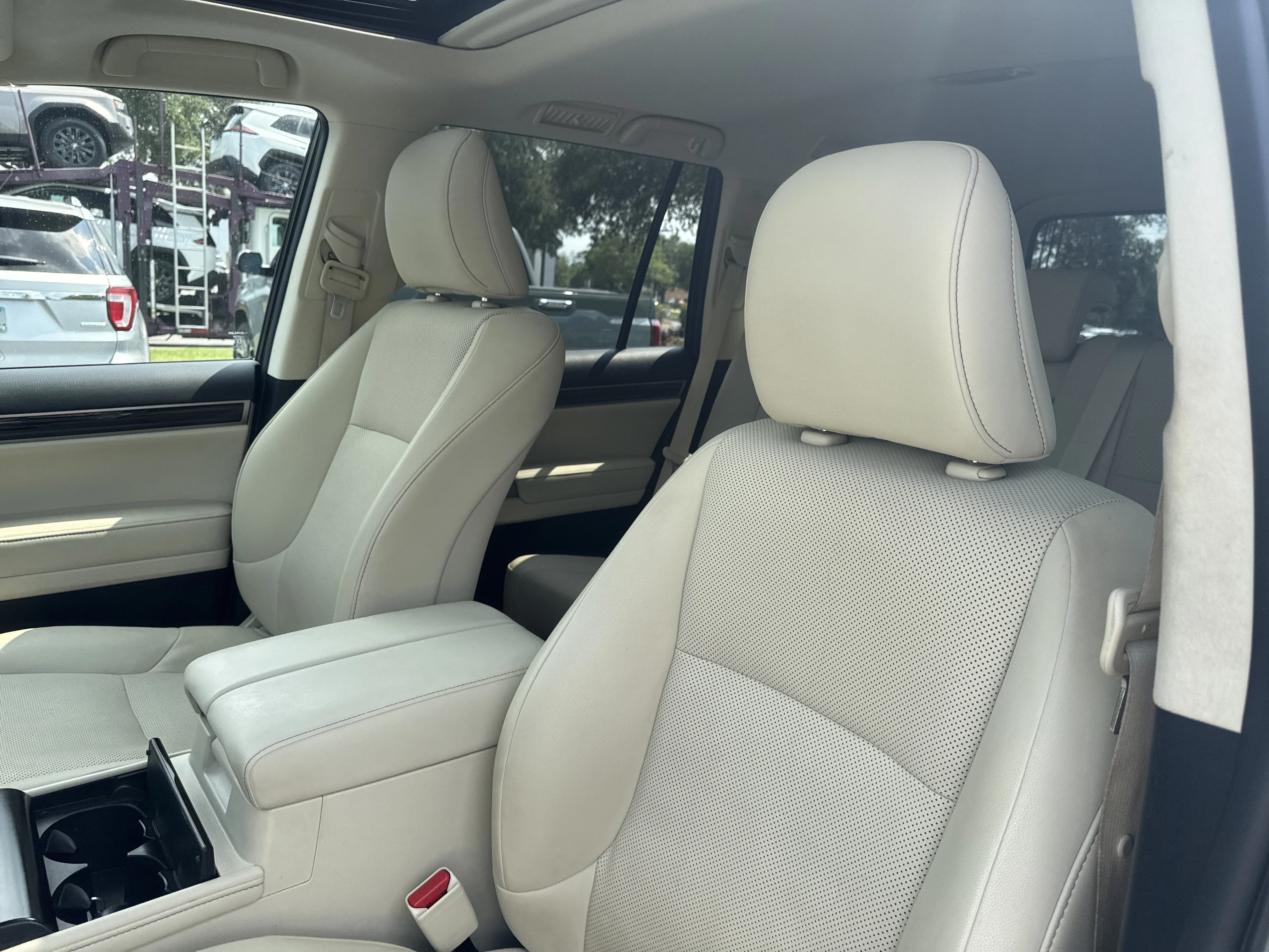 Used 2021 Starfire Pearl Lexus 460 image 14