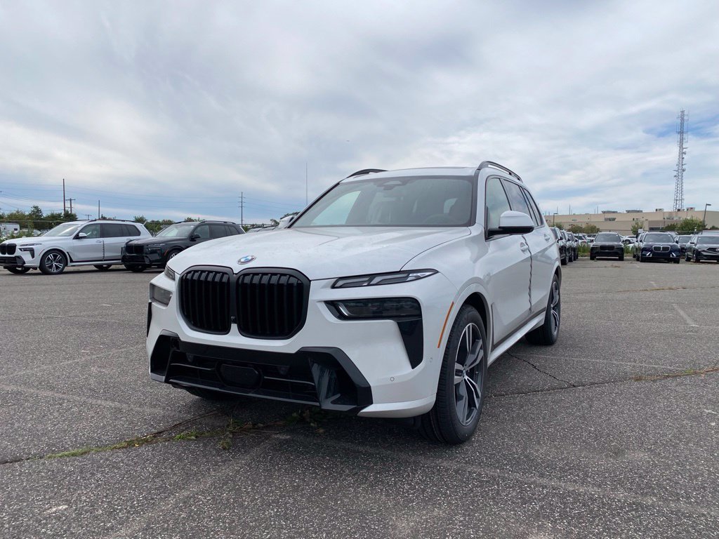 2027 BMW X7