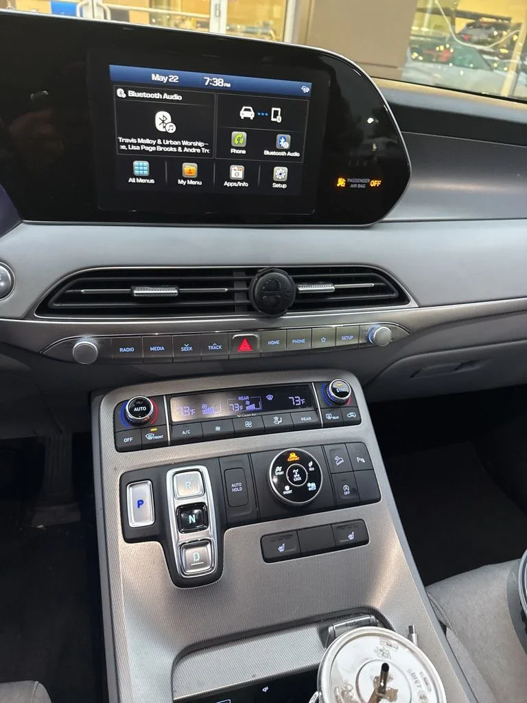 Used 2020 White Hyundai SEL image 2