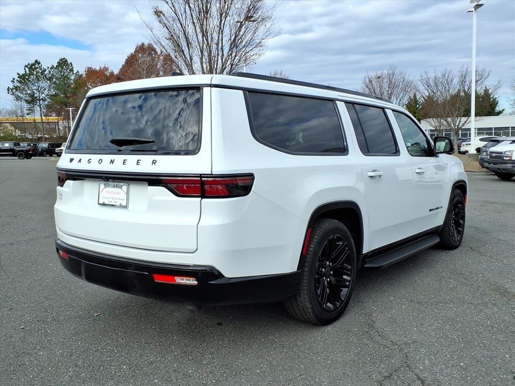 2025 Jeep Wagoneer L Series II - Photo 18