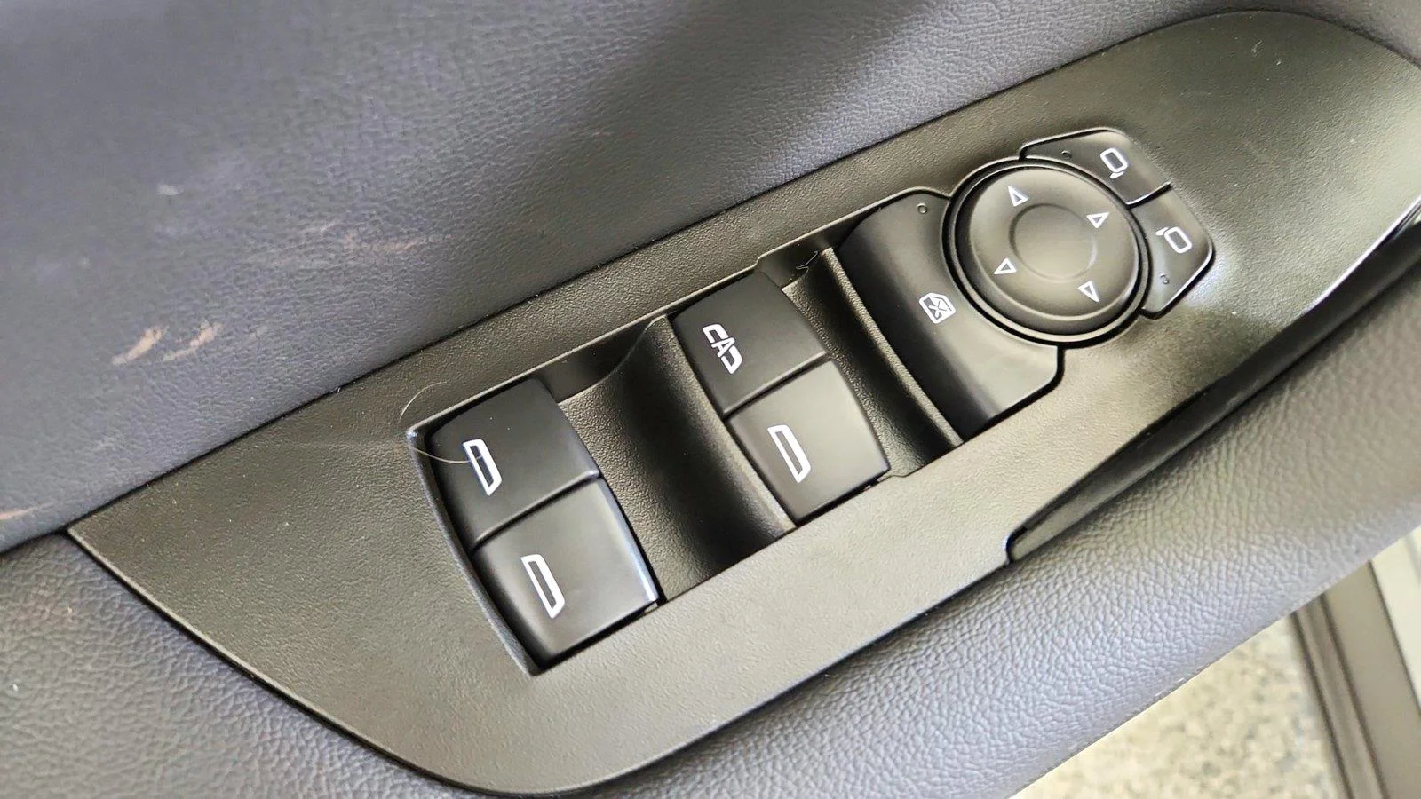 New 2026 Sterling Gray Metallic Chevrolet 3LT image 24