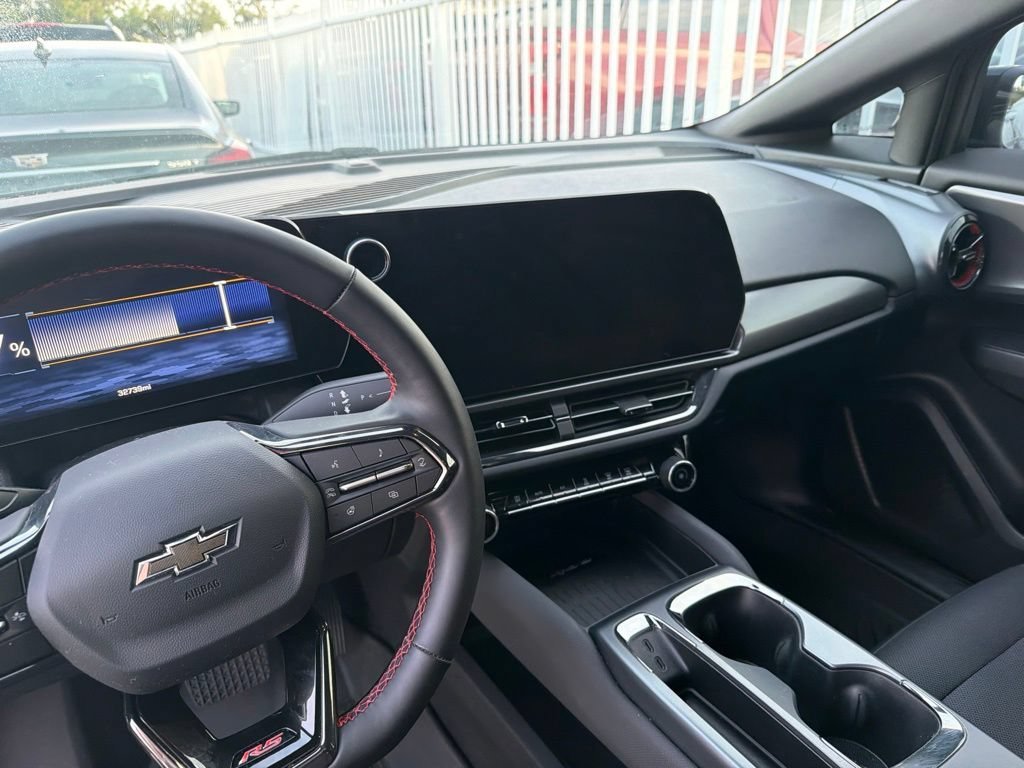 2025 Chevrolet Equinox EV RS - Photo 12