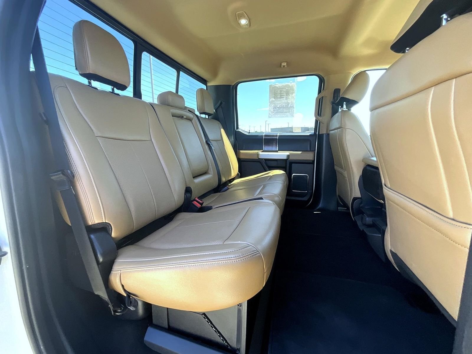 Used 2022 White Ford Lariat image 19