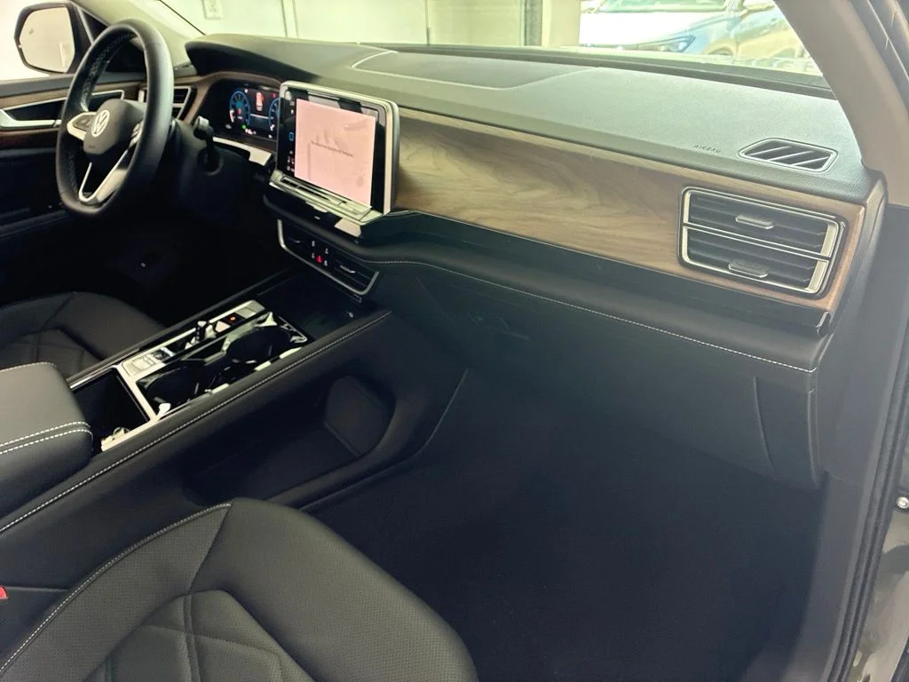 New 2026 Green Volkswagen 2.0T SE w/Technology image 25