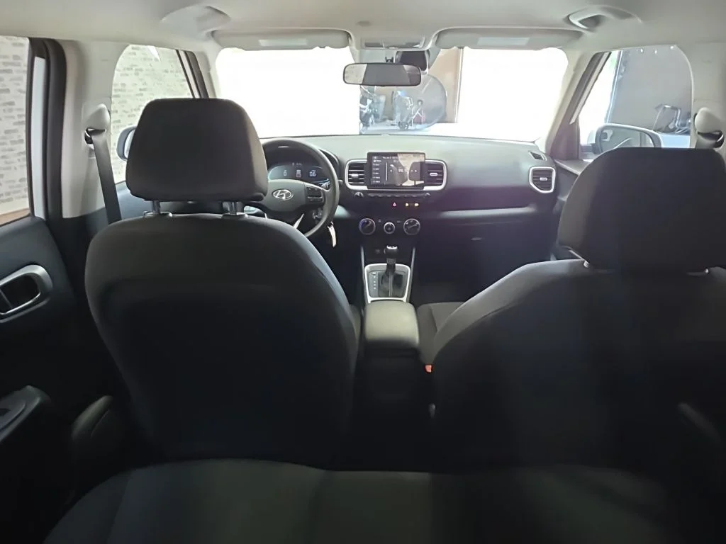 Used 2025 Lunar White Hyundai SE image 12