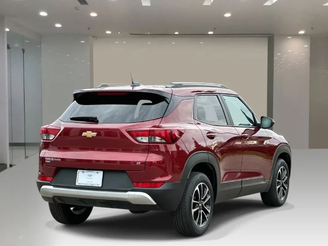 Used 2025 Red Chevrolet LT image 5