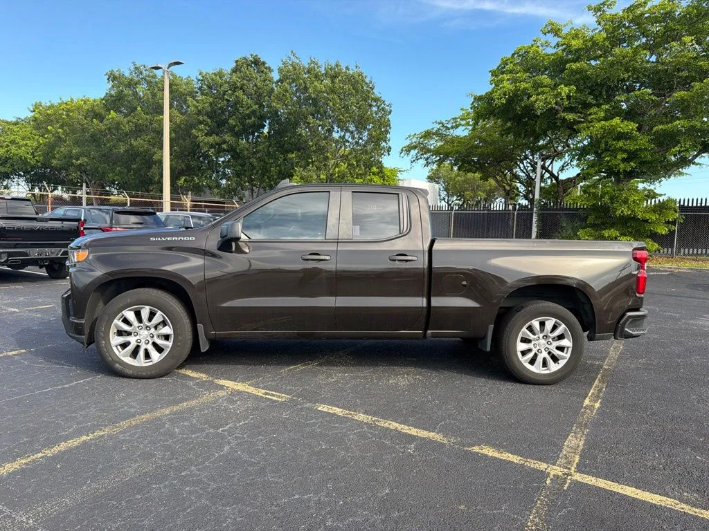 Used 2019 Brown Chevrolet Custom image 4